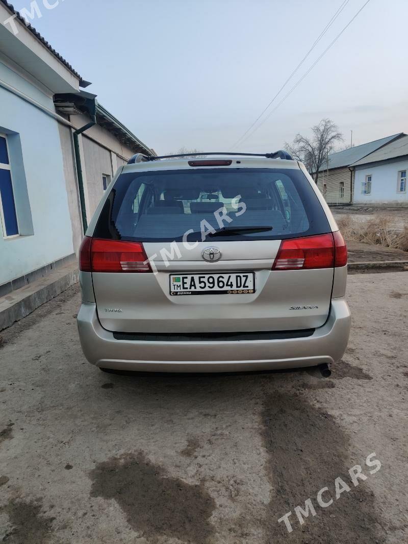 Toyota Sienna 2004 - 181 000 TMT - Кёнеургенч - img 7