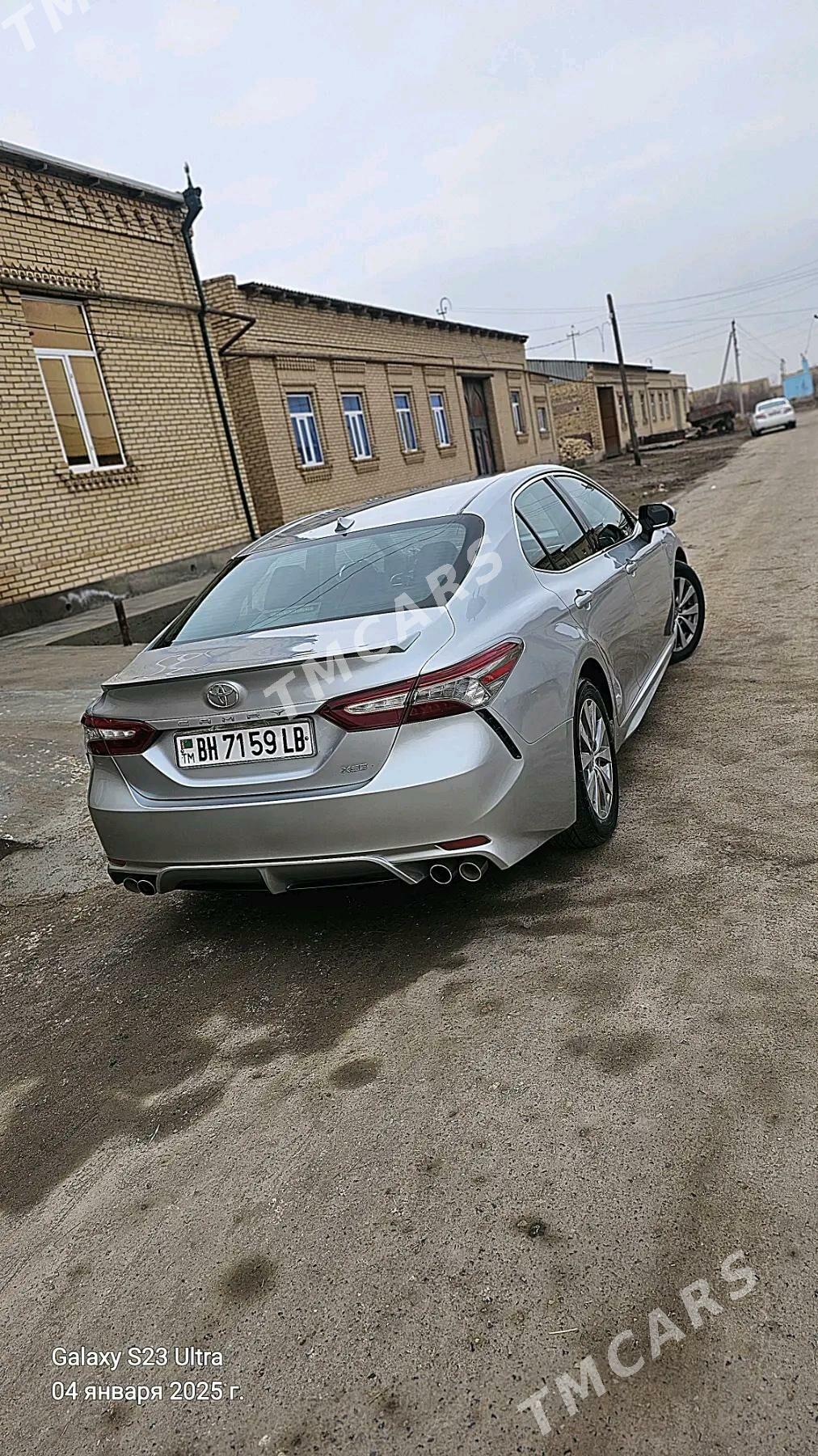 Toyota Camry 2018 - 285 000 TMT - Çärjew - img 5