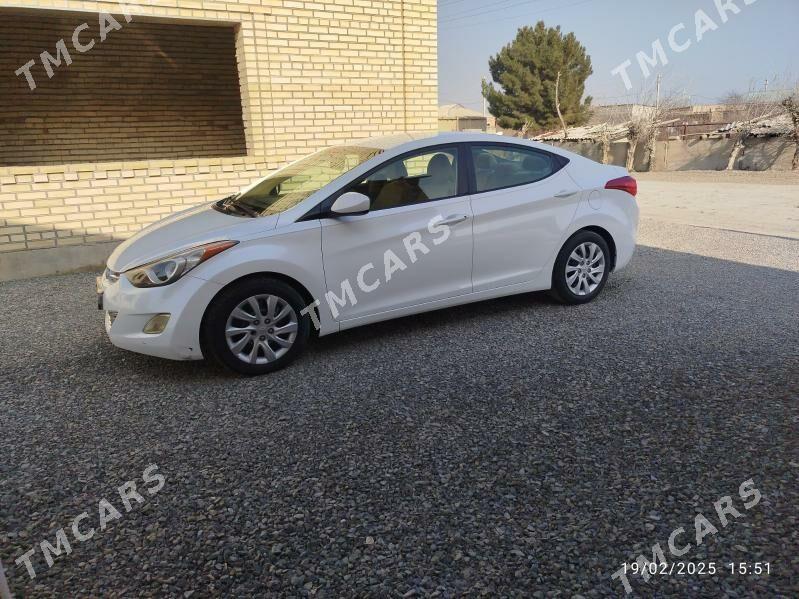 Hyundai Elantra 2013 - 140 000 TMT - Бахарден - img 7