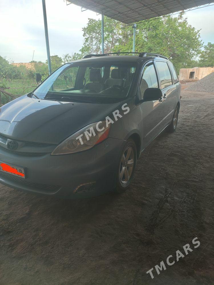 Toyota Sienna 2009 - 170 000 TMT - Saýat - img 2