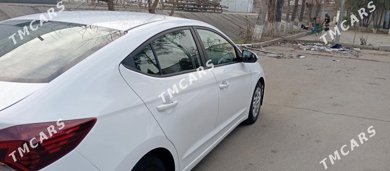 Hyundai Elantra 2019 - 185 000 TMT - Ялкым - img 6