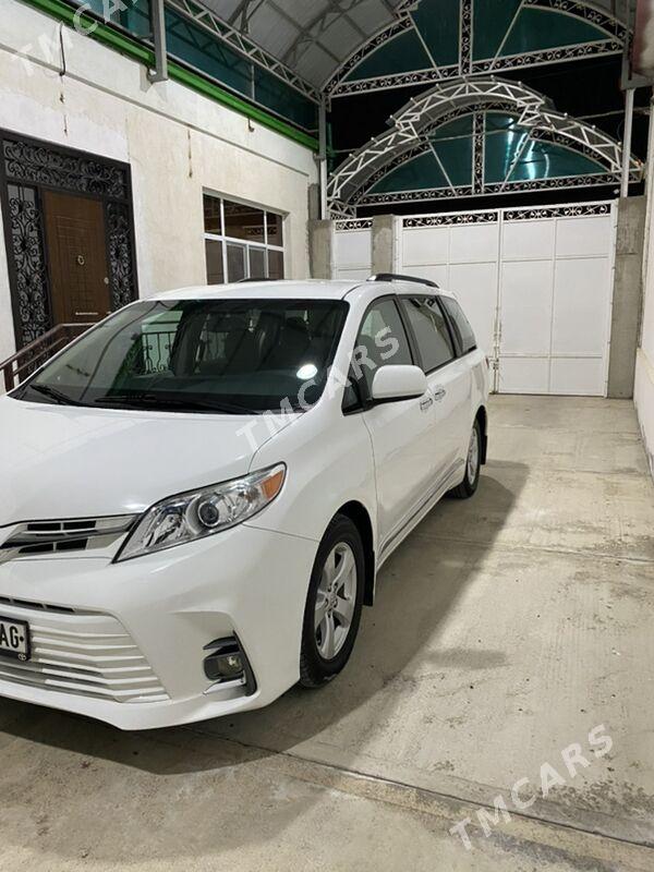 Toyota Sienna 2017 - 370 000 TMT - Aşgabat - img 5