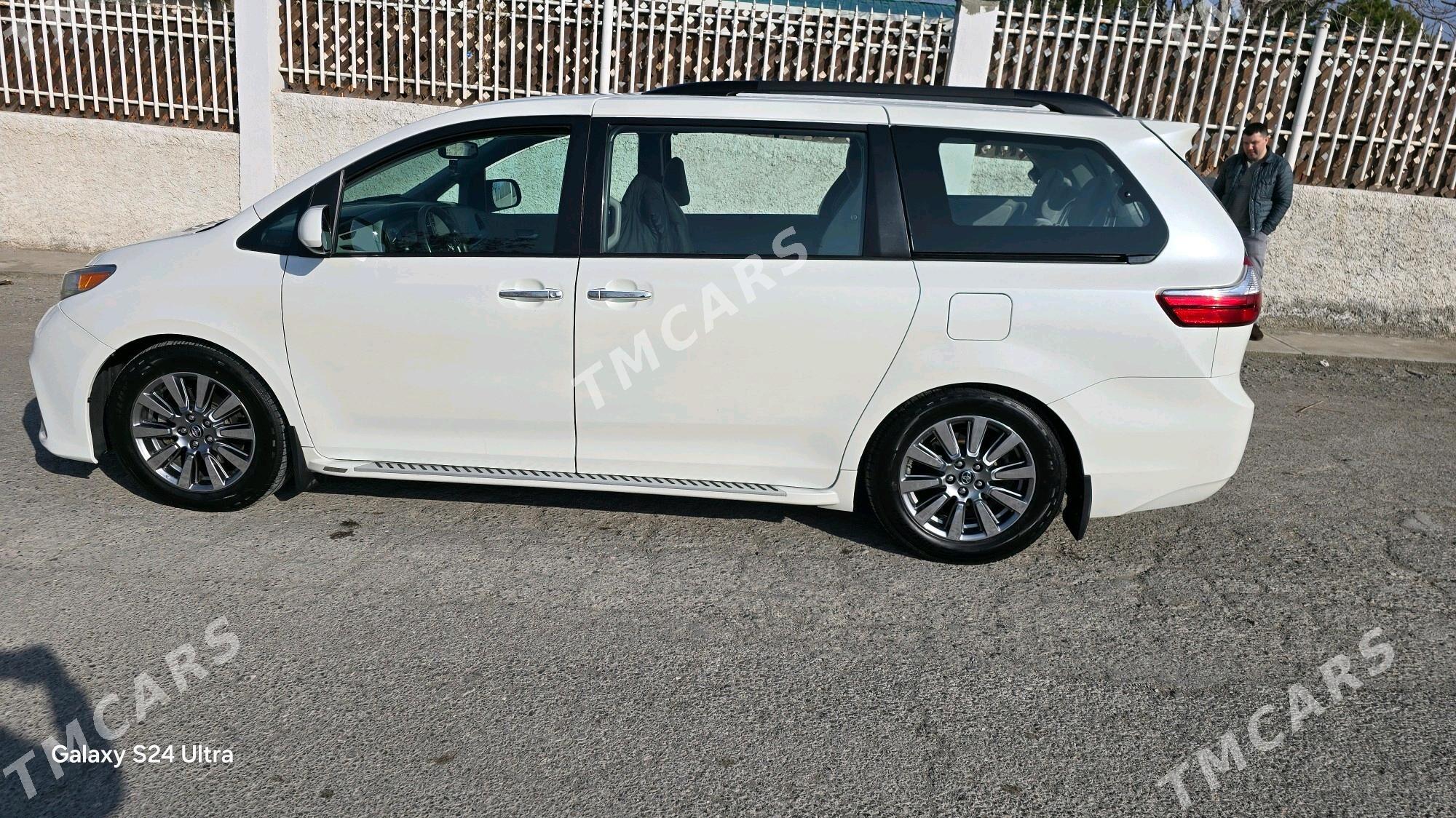 Toyota Sienna 2018 - 342 000 TMT - Aşgabat - img 4