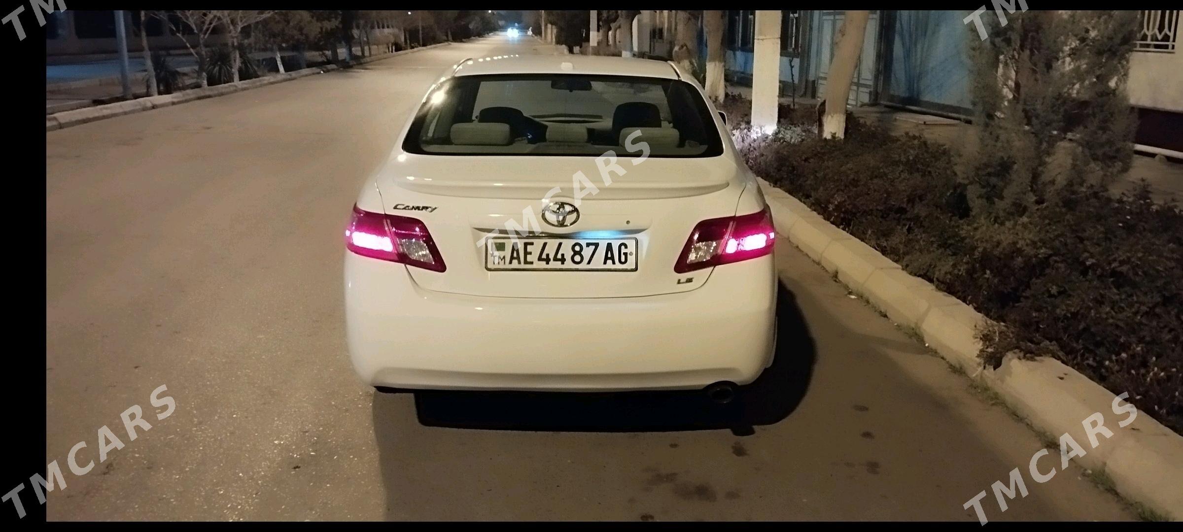 Toyota Camry 2009 - 165 000 TMT - Бузмеин - img 3