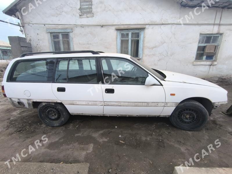 Opel Omega 1993 - 6 000 TMT - Дашогуз - img 4