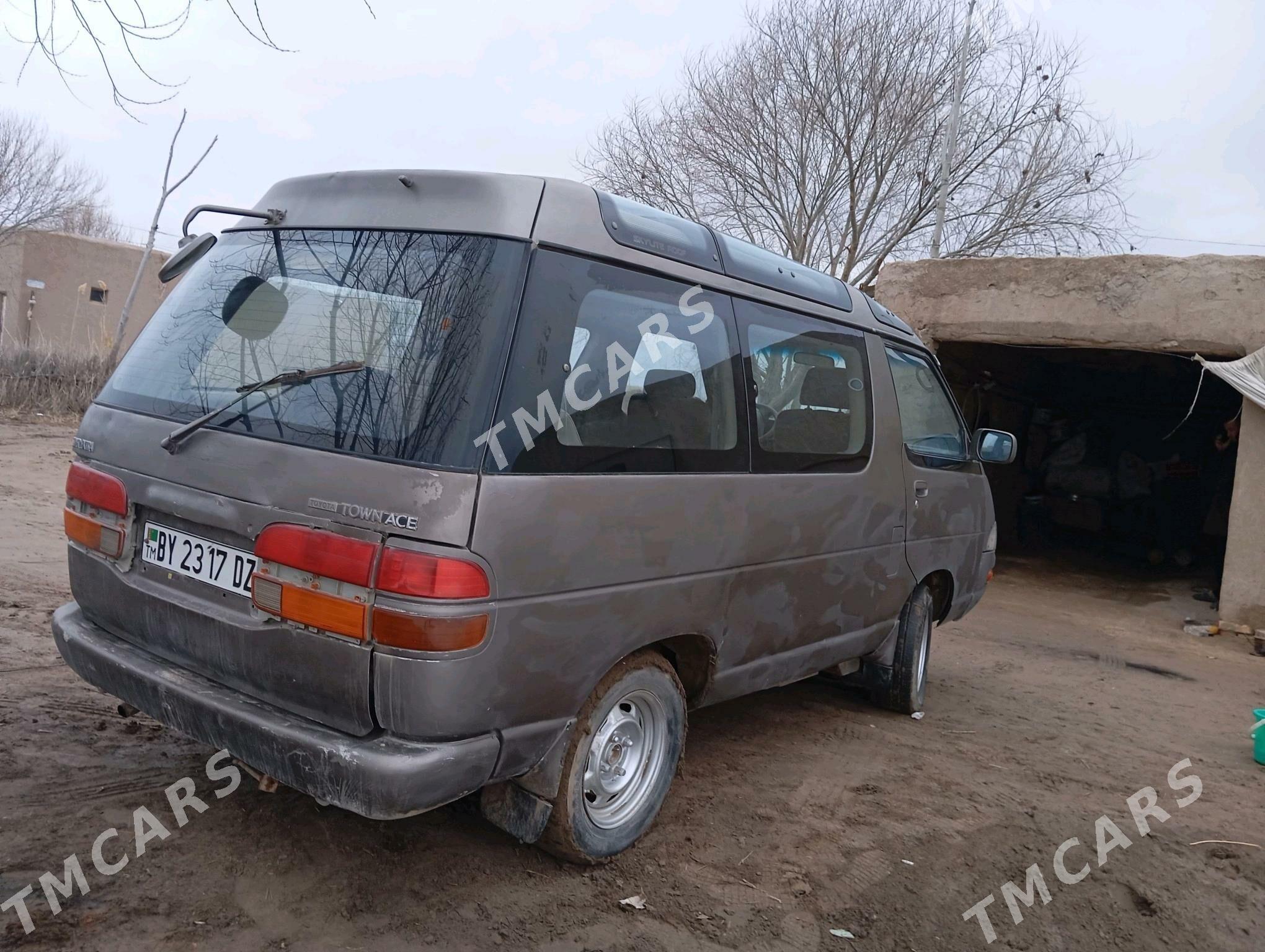 Toyota Town Ace 1992 - 35 000 TMT - Türkmenbaşy etr. - img 4