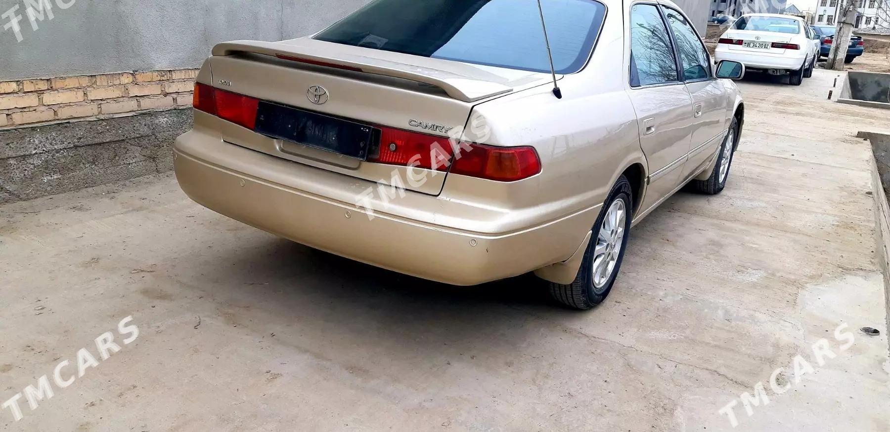 Toyota Camry 2001 - 138 000 TMT - Köneürgenç - img 3