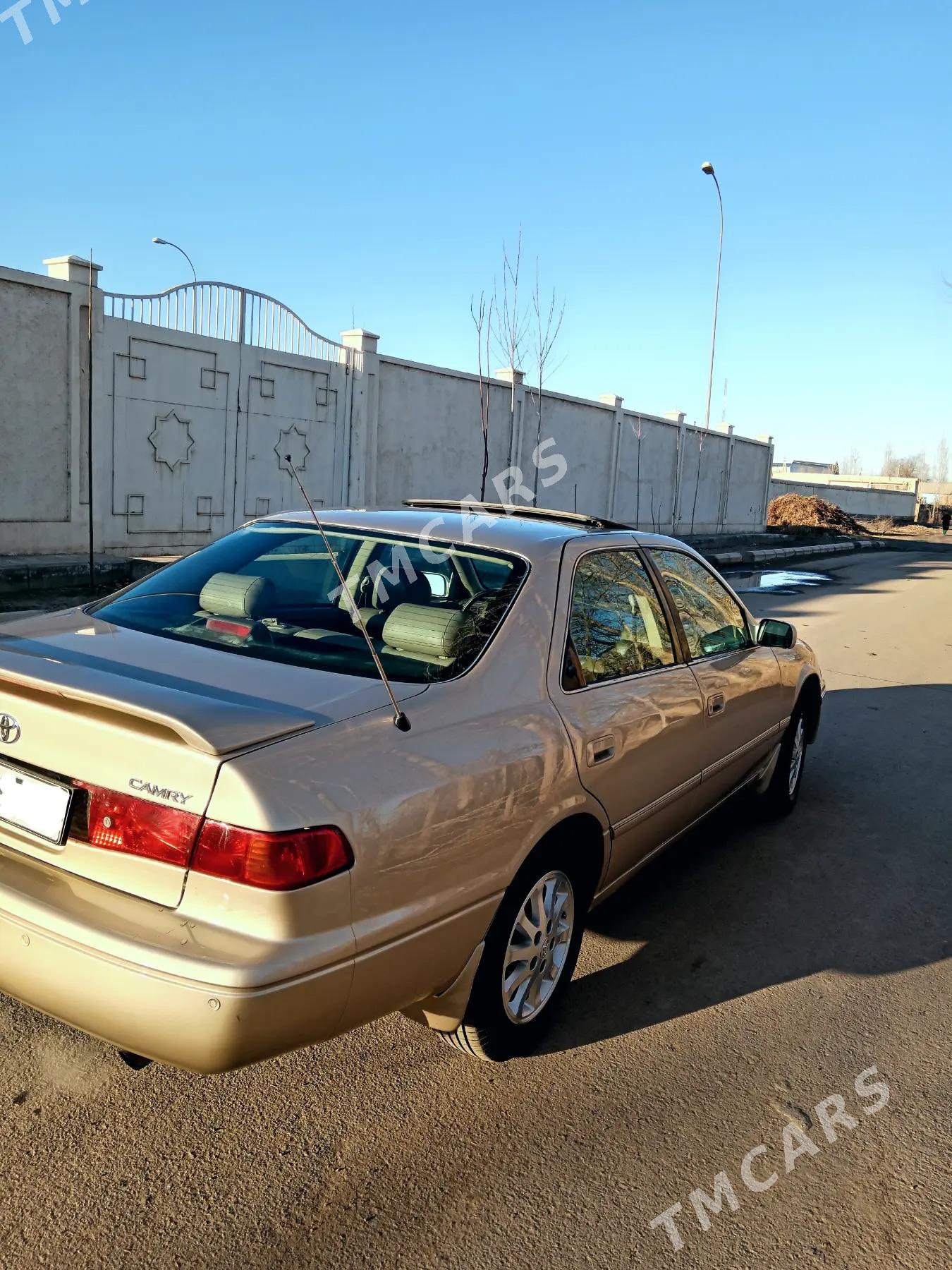 Toyota Camry 2001 - 138 000 TMT - Köneürgenç - img 4