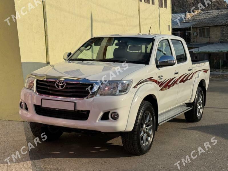 Toyota Hilux 2014 - 380 000 TMT - Туркменбаши - img 2