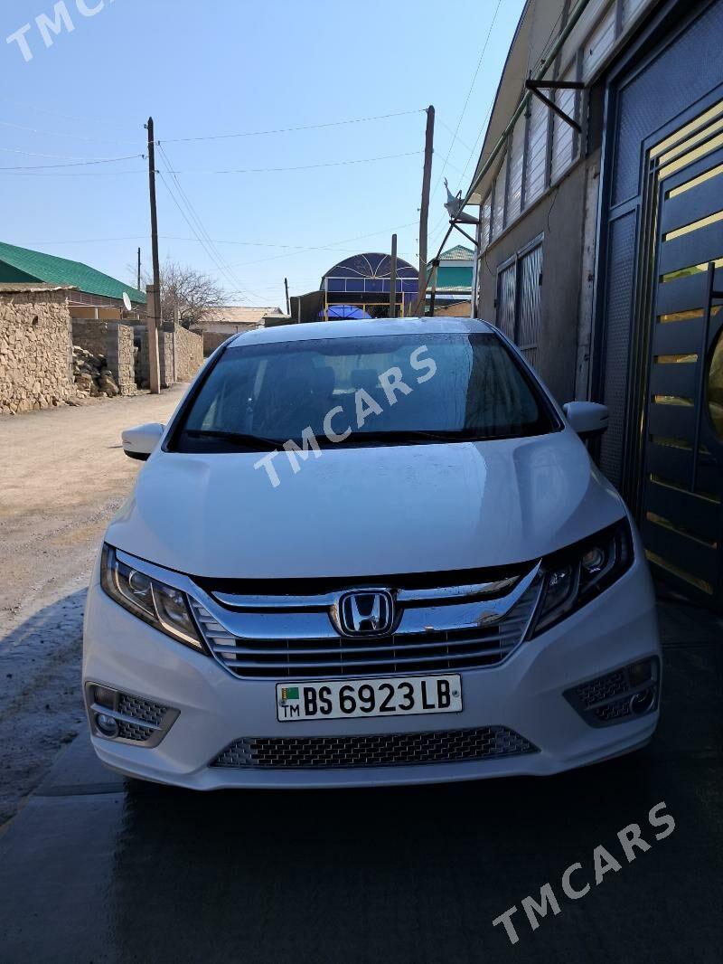 Honda Odyssey 2019 - 400 000 TMT - Магданлы - img 6