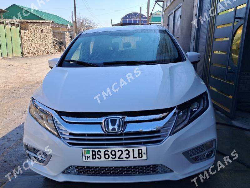 Honda Odyssey 2019 - 400 000 TMT - Магданлы - img 8