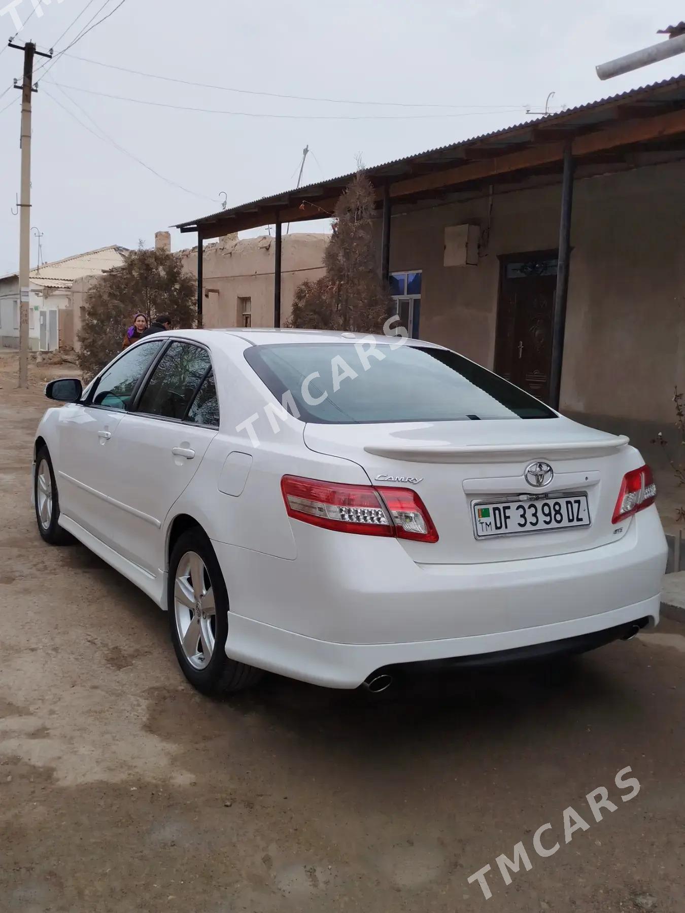 Toyota Camry 2011 - 210 000 TMT - Daşoguz - img 4