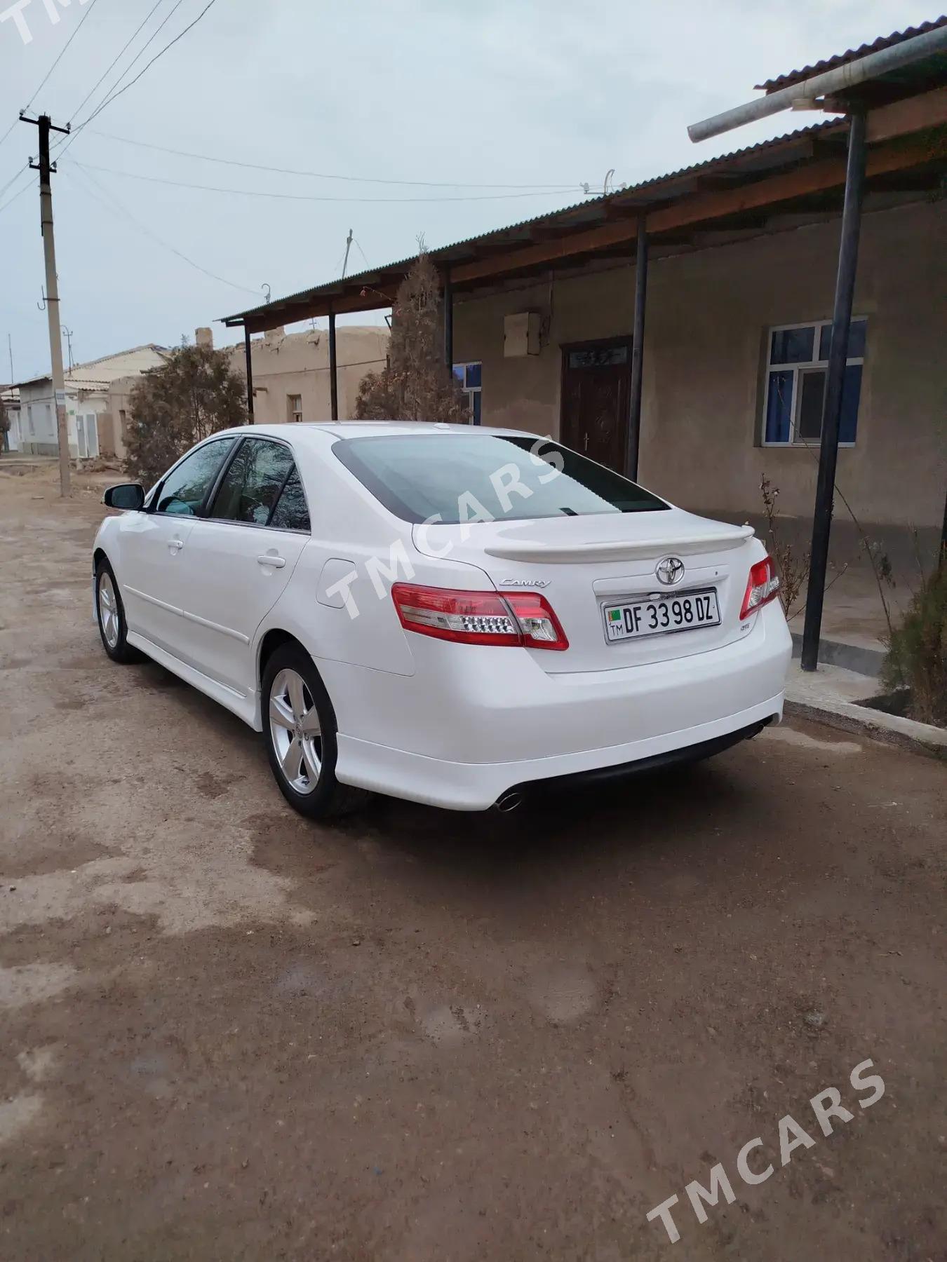 Toyota Camry 2011 - 210 000 TMT - Daşoguz - img 7