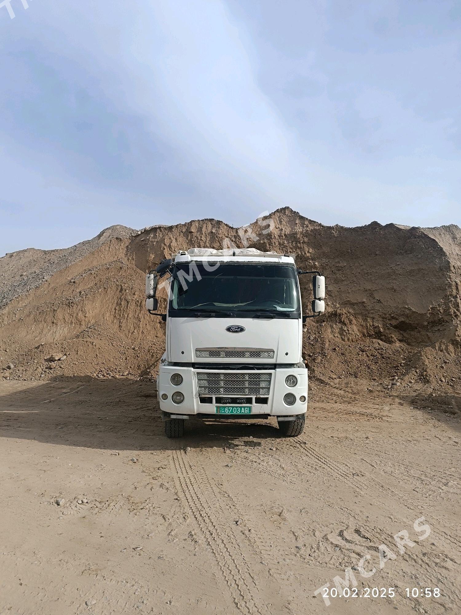 Ford Cargo 3535D 2013 - 700 000 TMT - Aşgabat - img 2