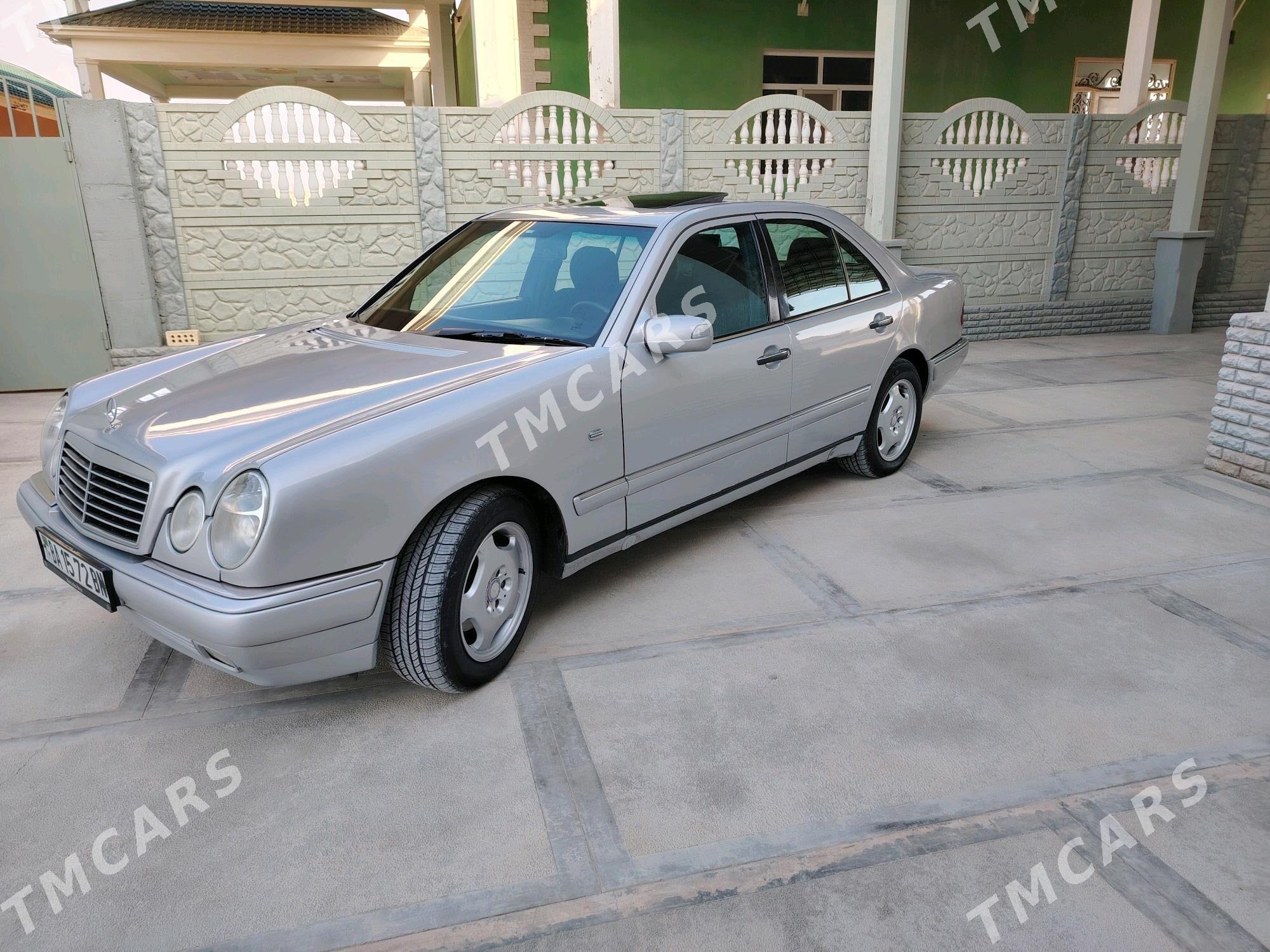 Mercedes-Benz E320 1997 - 90 000 TMT - Гумдаг - img 6