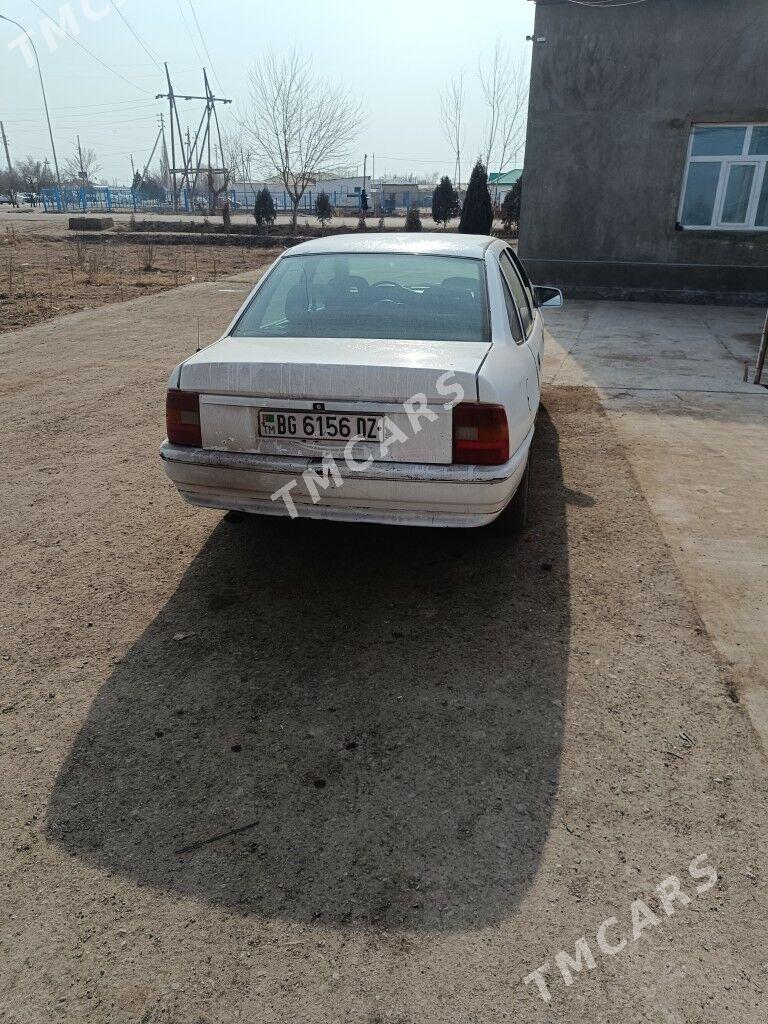 Opel Vectra 1991 - 16 000 TMT - Гороглы (Тагта) - img 3