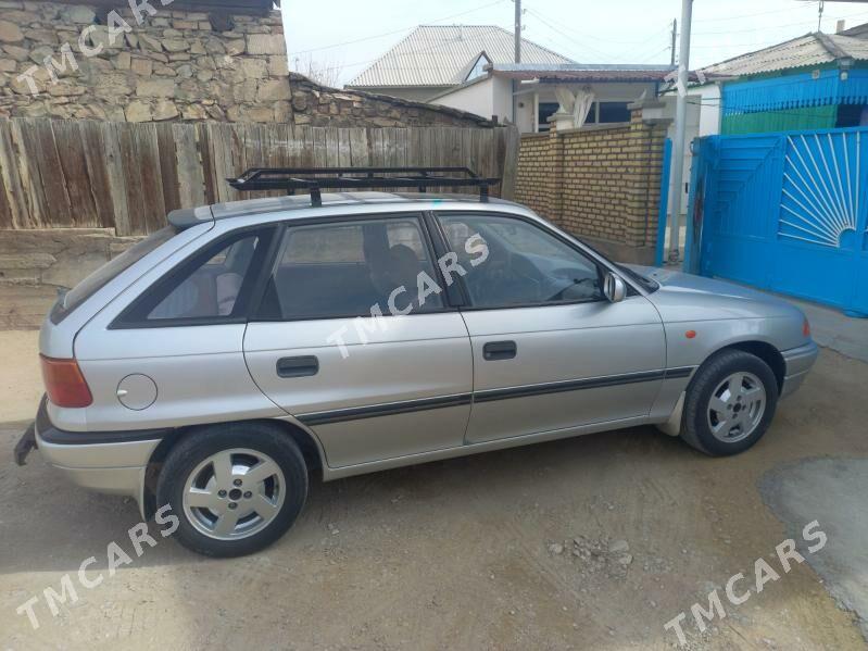 Opel Astra 1993 - 45 000 TMT - Balkanabat - img 3