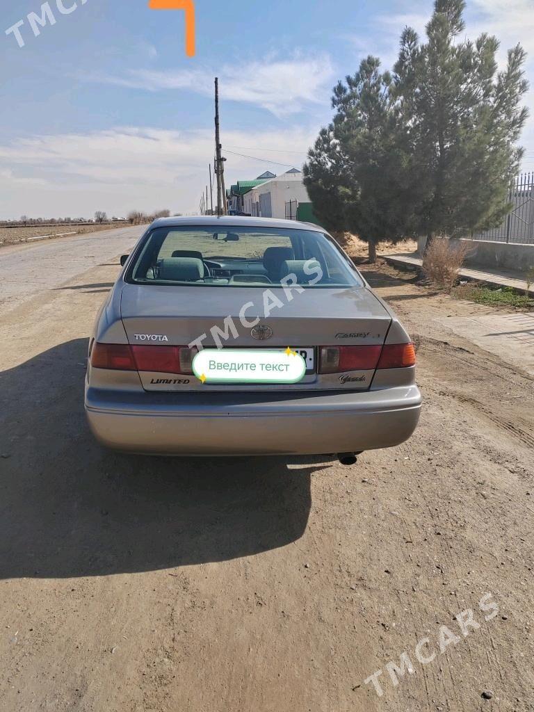 Toyota Camry 2001 - 95 000 TMT - Ёлётен - img 3