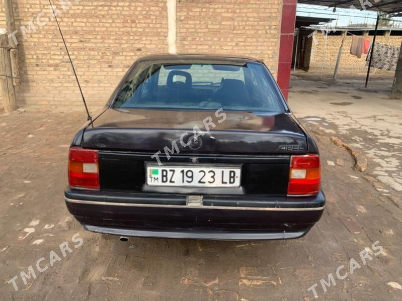 Opel Vectra 1990 - 17 000 TMT - Saýat - img 3