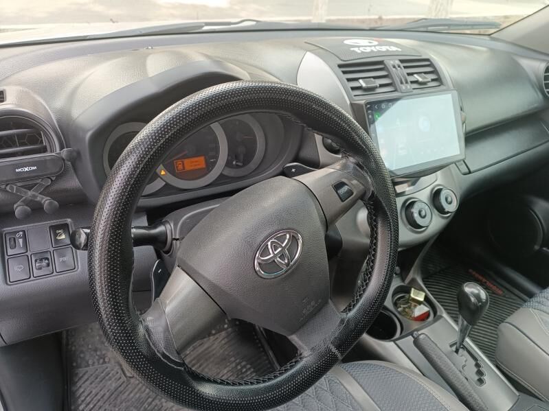 Toyota RAV4 2010 - 200 000 TMT - ул. Чехова -  Элитки (А.Ниязов шаёлы) - img 9