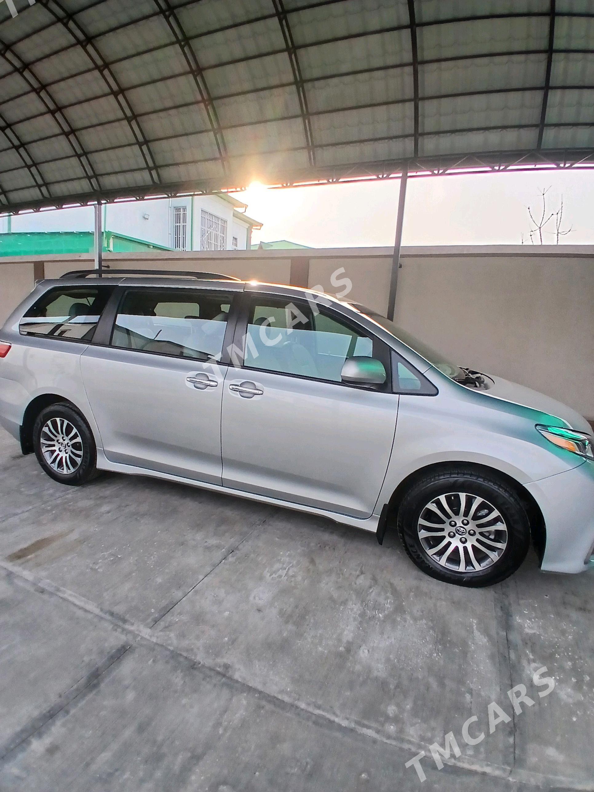 Toyota Sienna 2019 - 380 000 TMT - Daşoguz - img 7