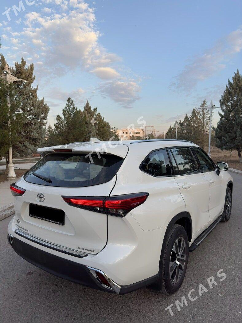 Toyota Highlander 2021 - 575 000 TMT - Гуртли - img 3