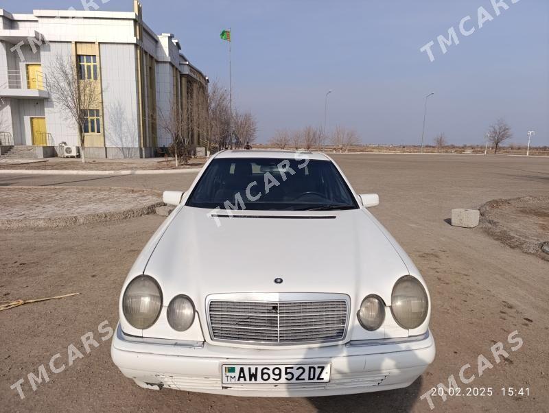 Mercedes-Benz E320 1996 - 50 000 TMT - Кёнеургенч - img 7