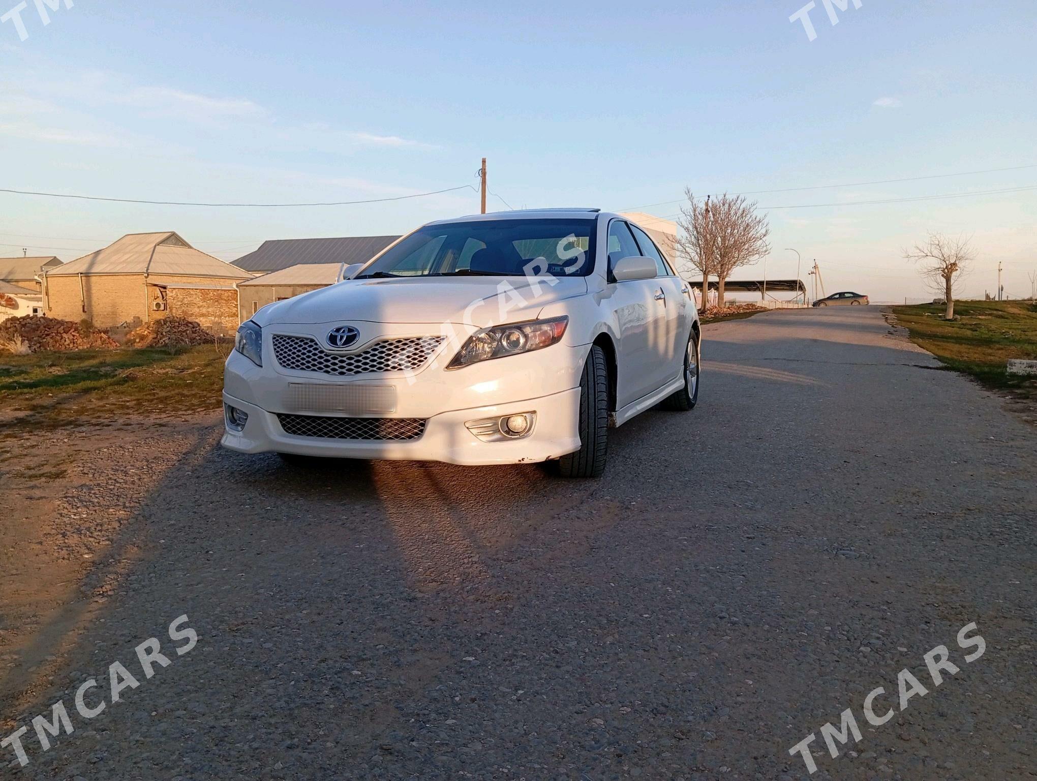 Toyota Camry 2011 - 240 000 TMT - Мары - img 6