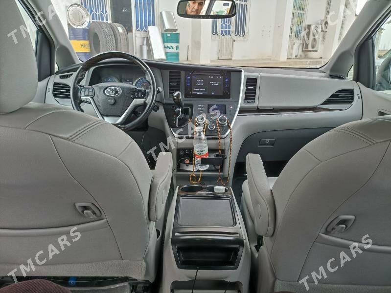 Toyota Sienna 2016 - 340 000 TMT - Балканабат - img 8