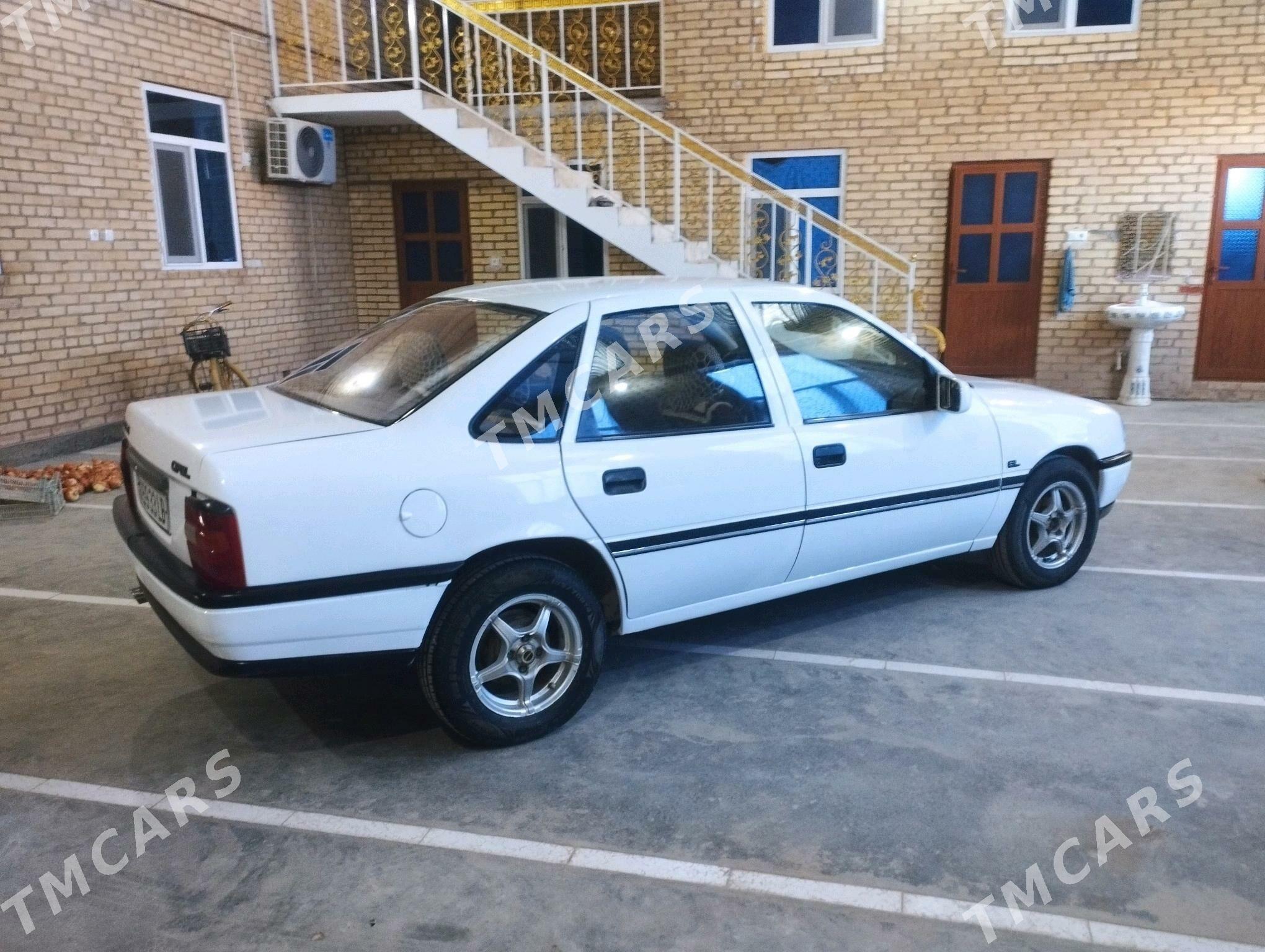 Opel Vectra 1991 - 30 000 TMT - Чарджоу - img 4