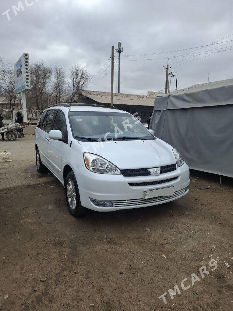 Toyota Sienna 2004 - 240 000 TMT - Кёнеургенч - img 3