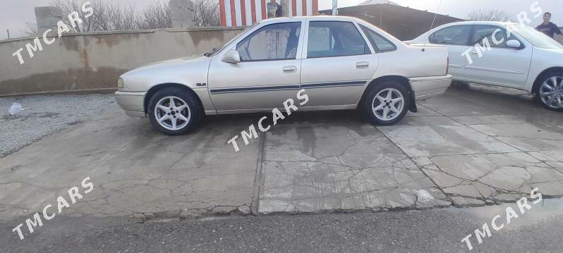 Opel Vectra 1990 - 23 000 TMT - Бахарден - img 3