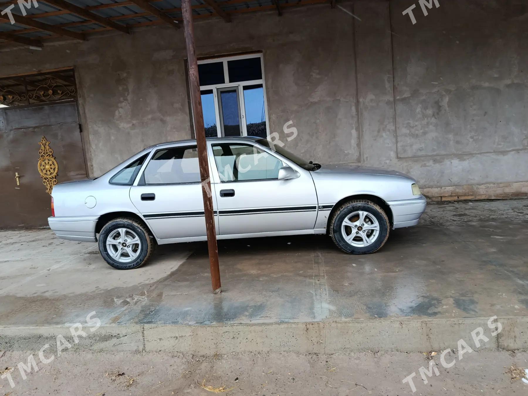 Opel Vectra 1990 - 30 000 TMT - Губадаг - img 3