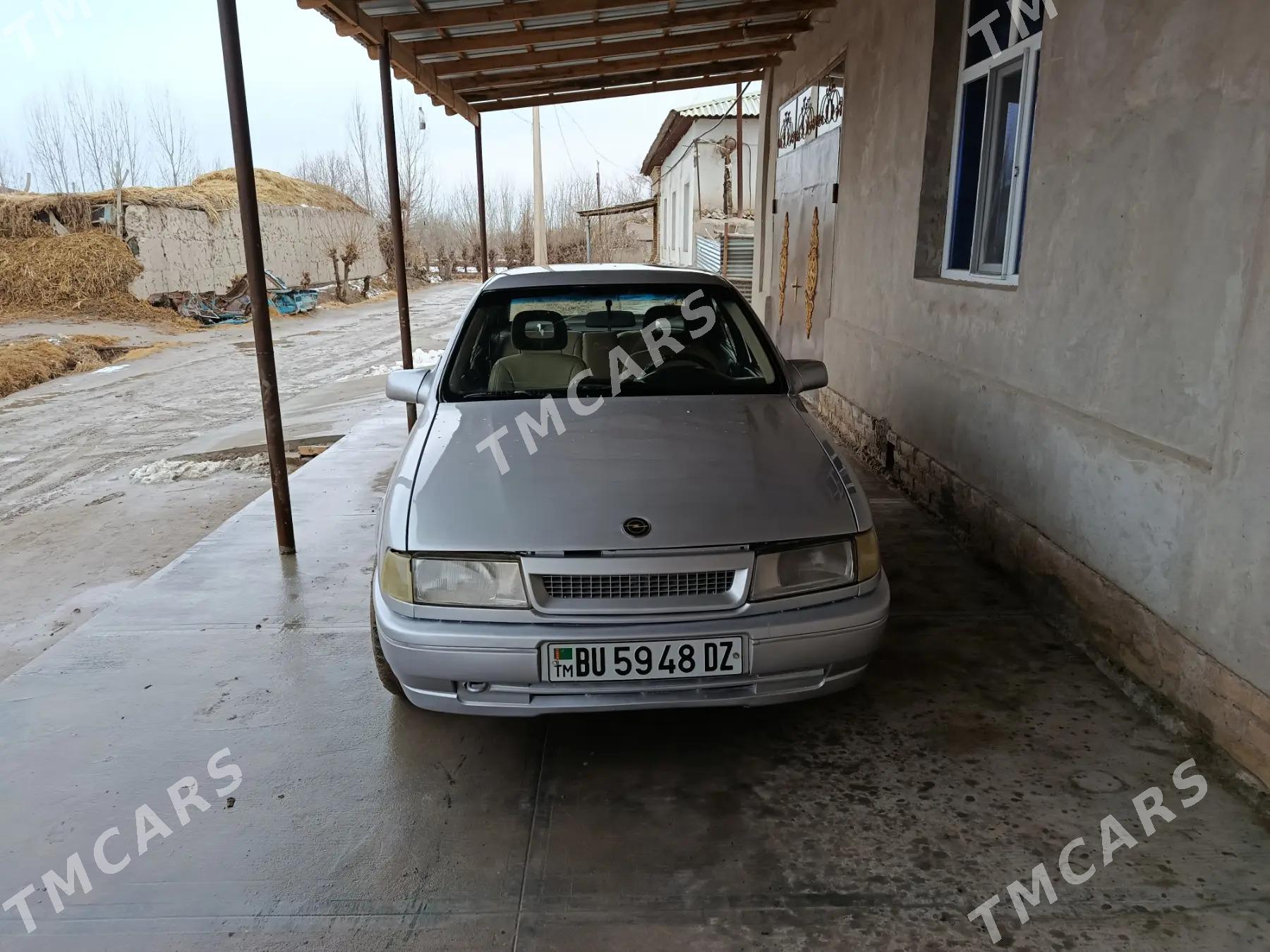 Opel Vectra 1990 - 30 000 TMT - Губадаг - img 6