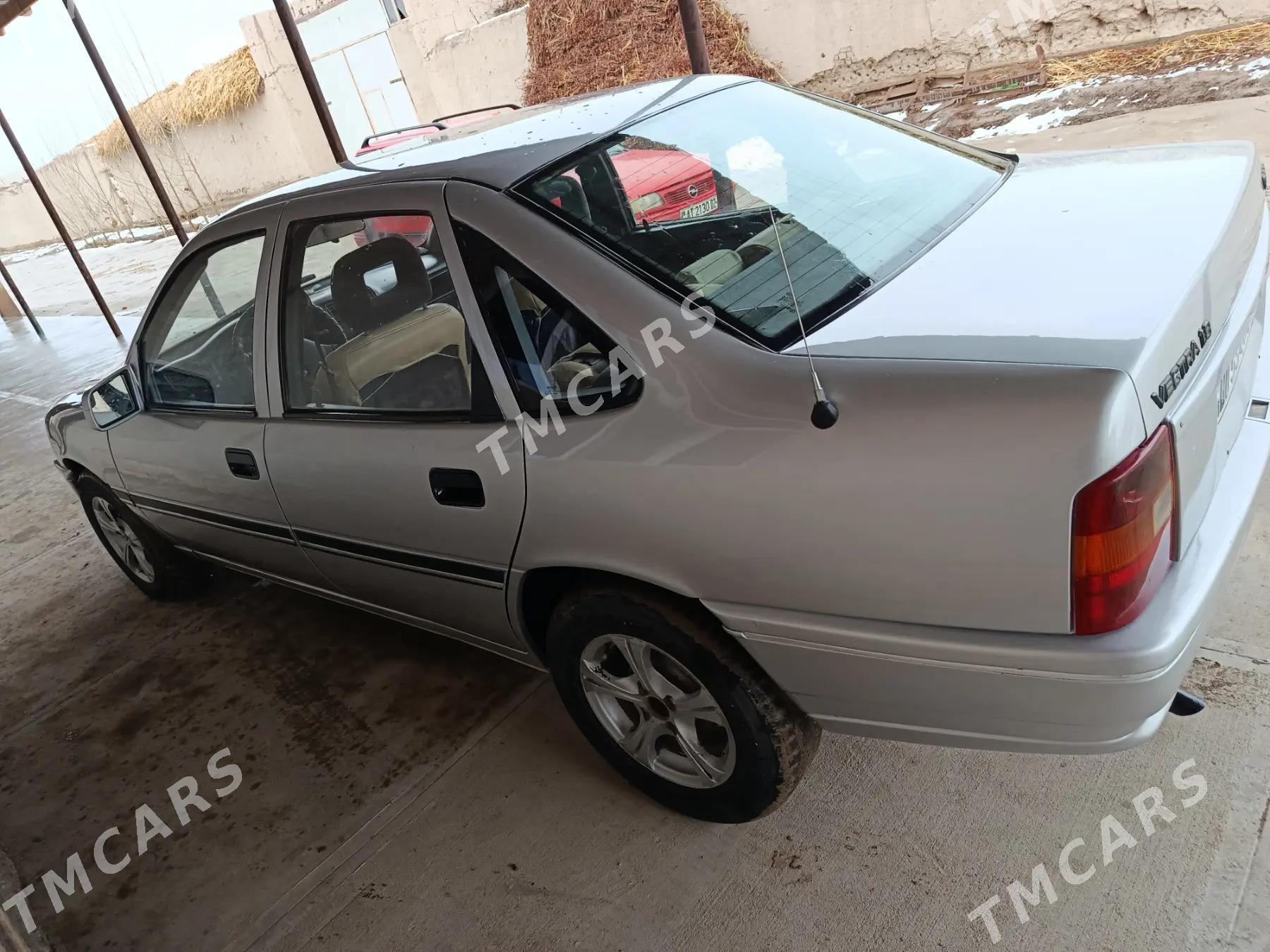 Opel Vectra 1990 - 30 000 TMT - Губадаг - img 2