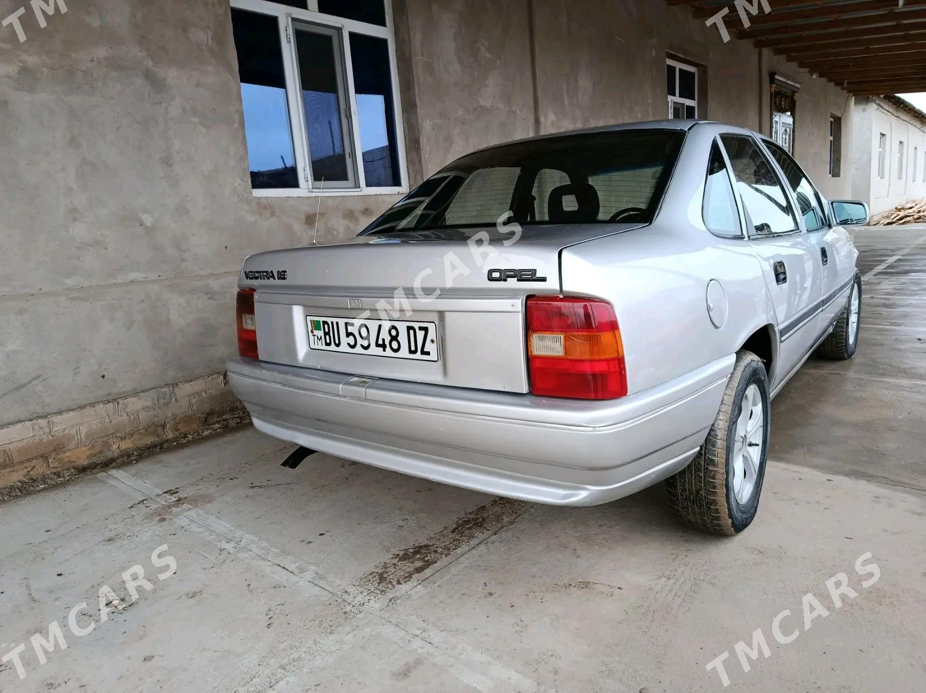 Opel Vectra 1990 - 30 000 TMT - Губадаг - img 9