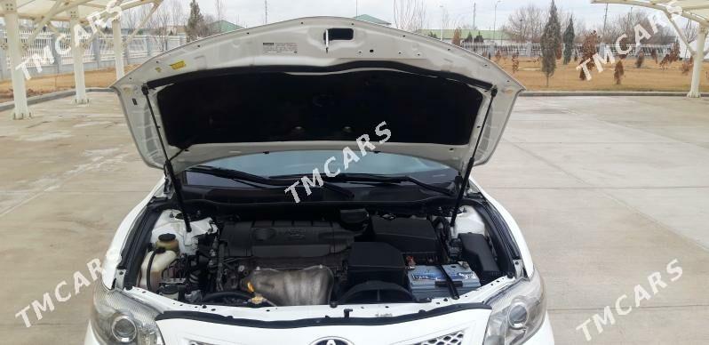 Toyota Camry 2010 - 220 000 TMT - Дашогуз - img 4