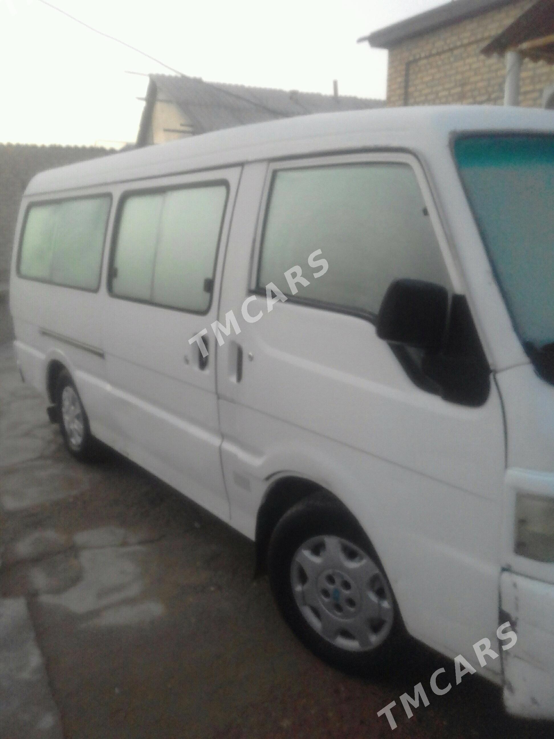 Toyota Hiace 2005 - 75 000 TMT - Мары - img 2