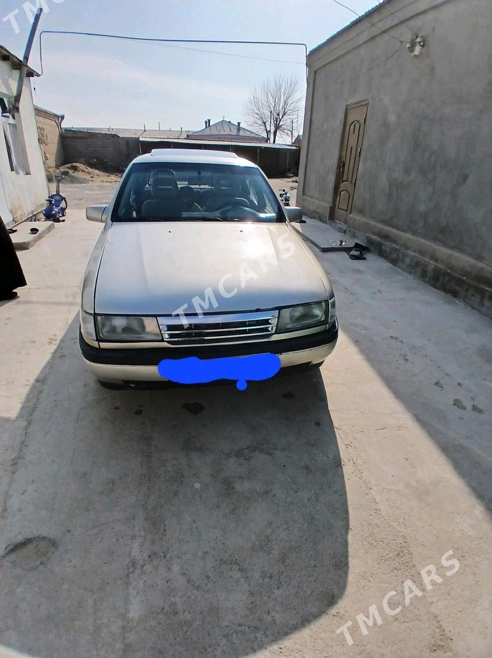 Opel Vectra 1992 - 32 000 TMT - Бахарден - img 5