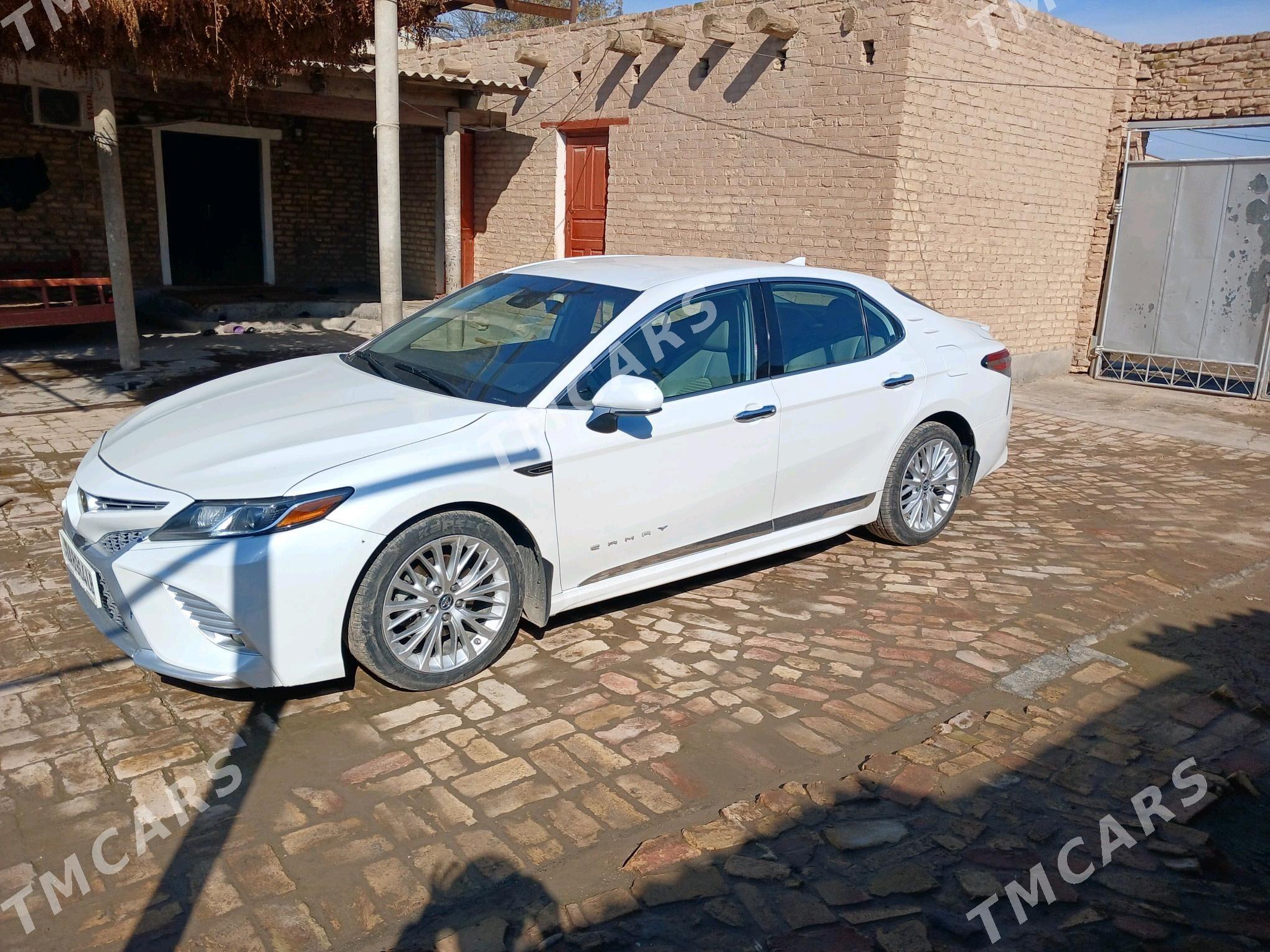 Toyota Camry 2018 - 285 000 TMT - Garabekewül - img 2