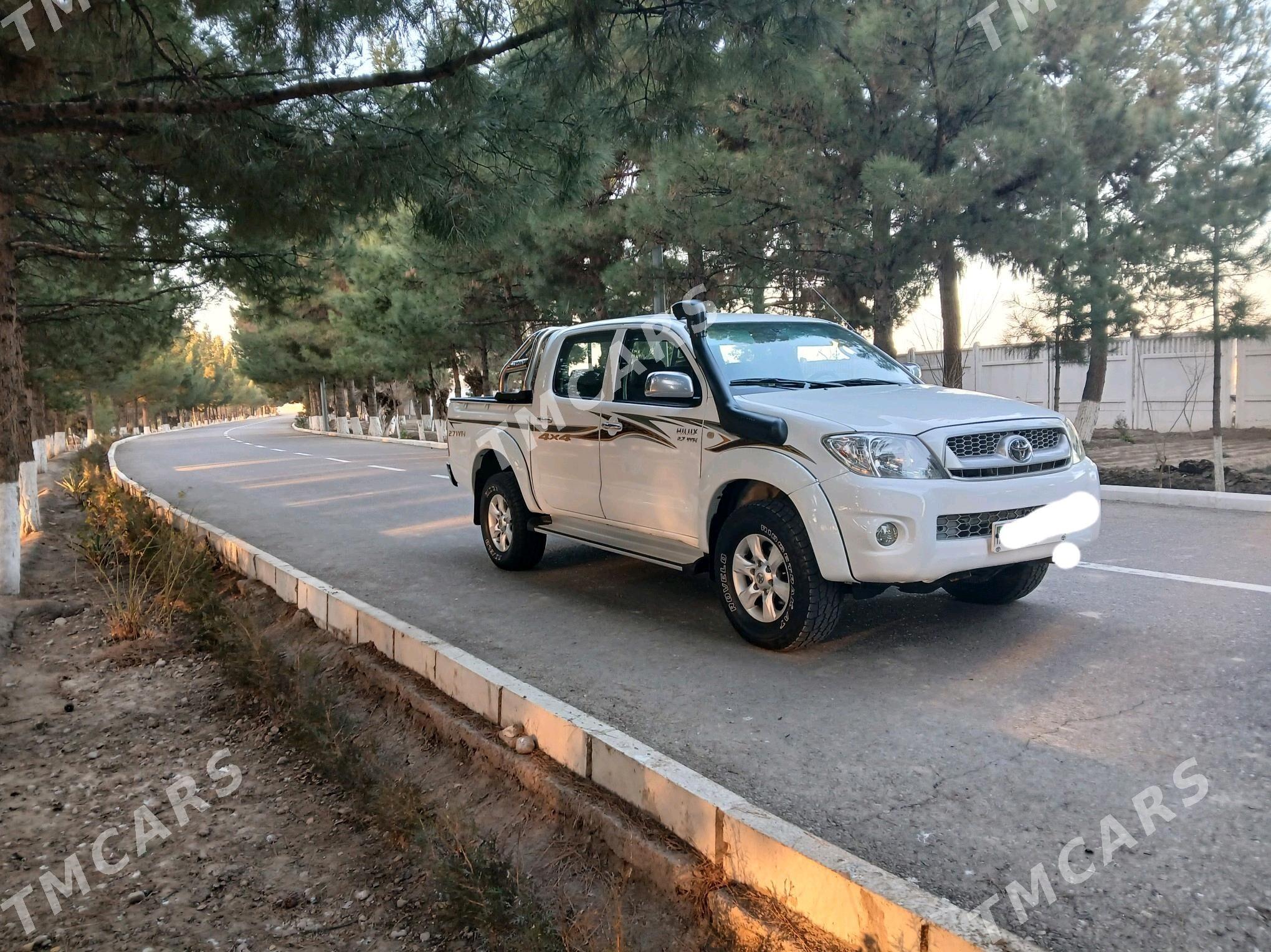 Toyota Hilux 2010 - 270 000 TMT - Mary - img 3