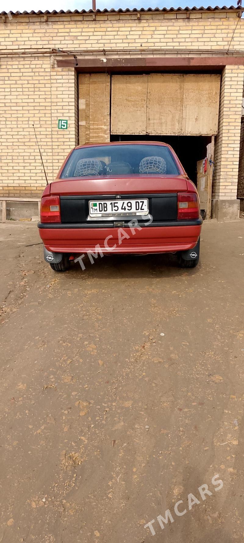 Opel Vectra 1991 - 22 000 TMT - Farap - img 2