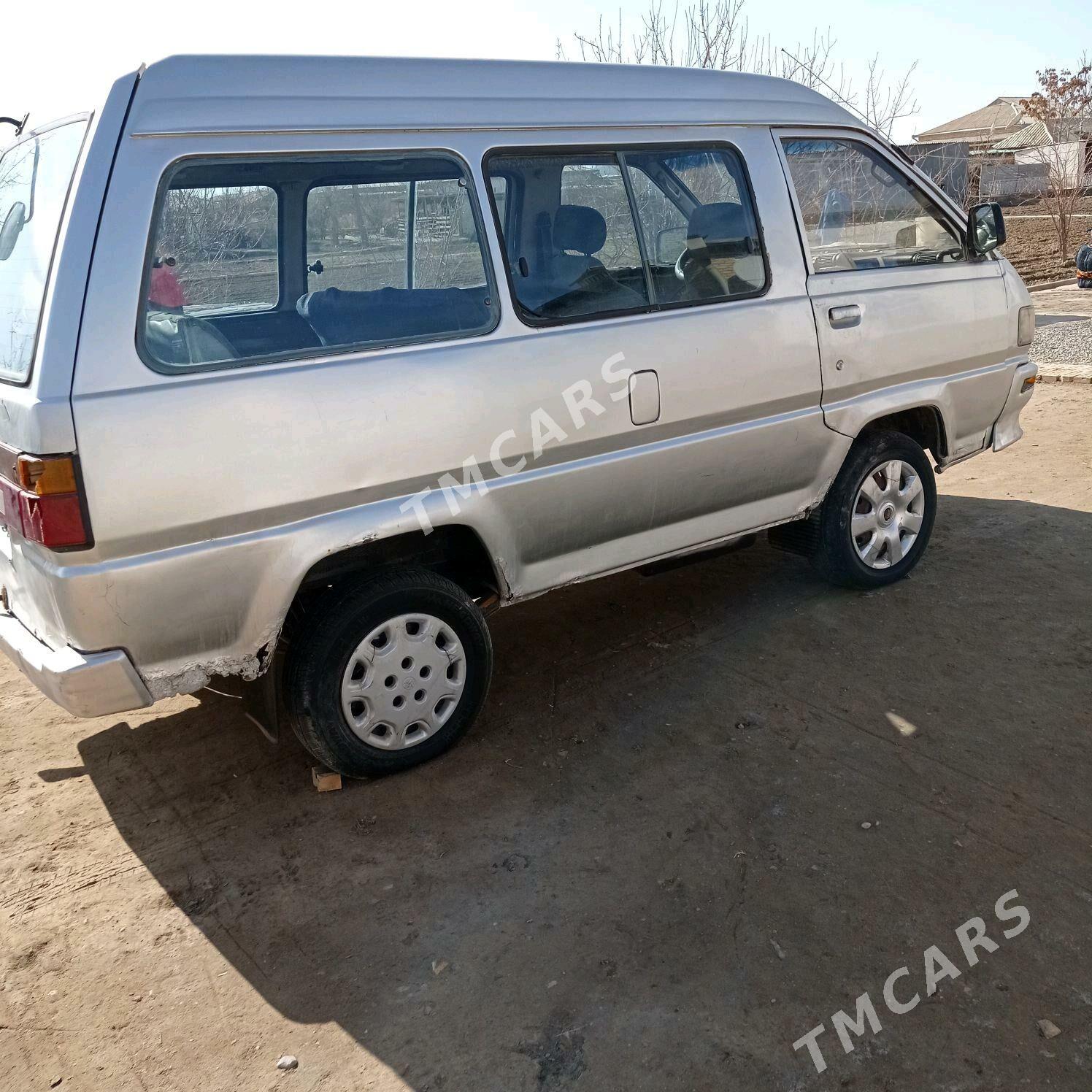 Toyota Town Ace 1990 - 8 000 TMT - Мары - img 2