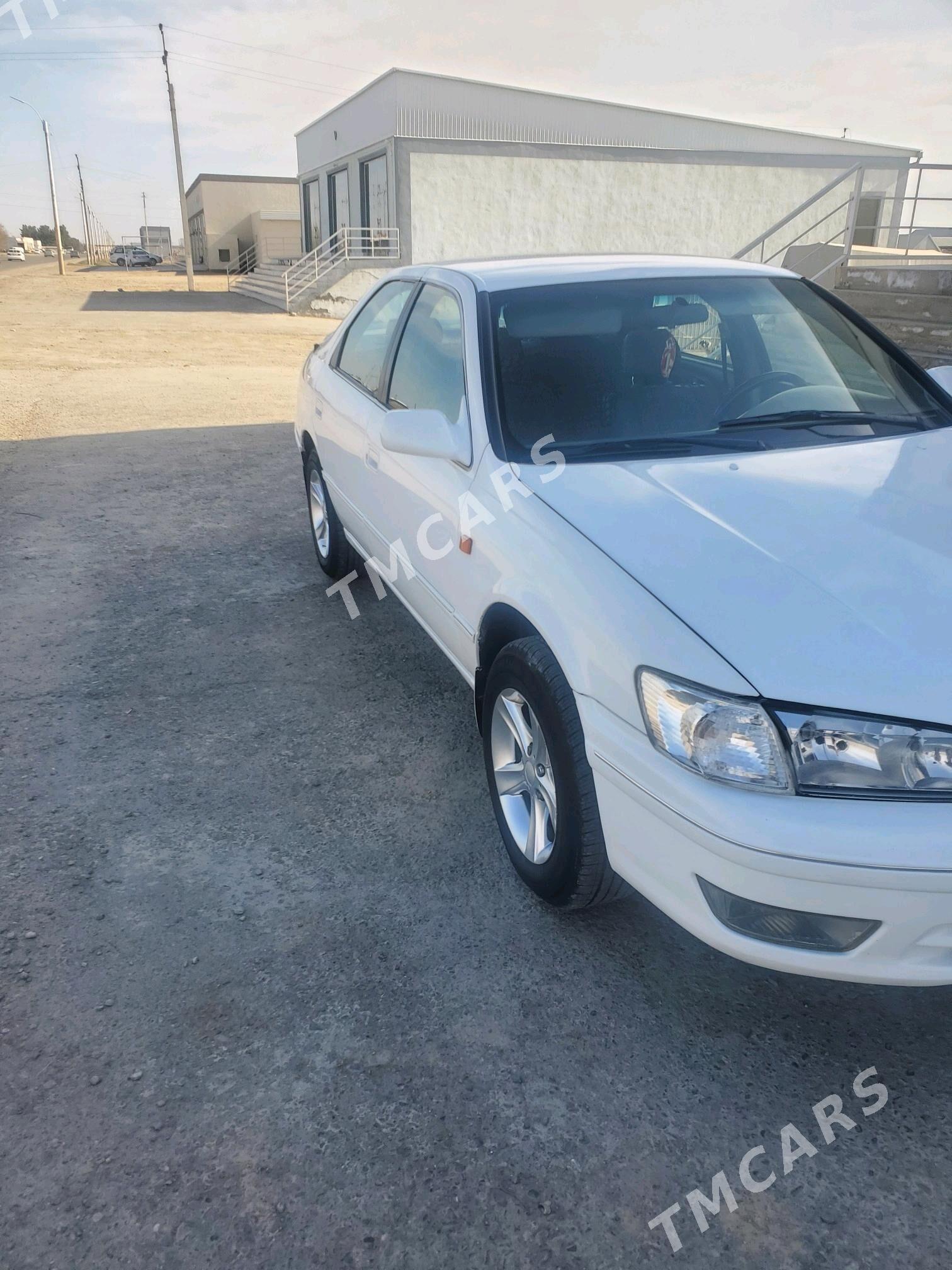 Toyota Camry 2001 - 110 000 TMT - Мары - img 2