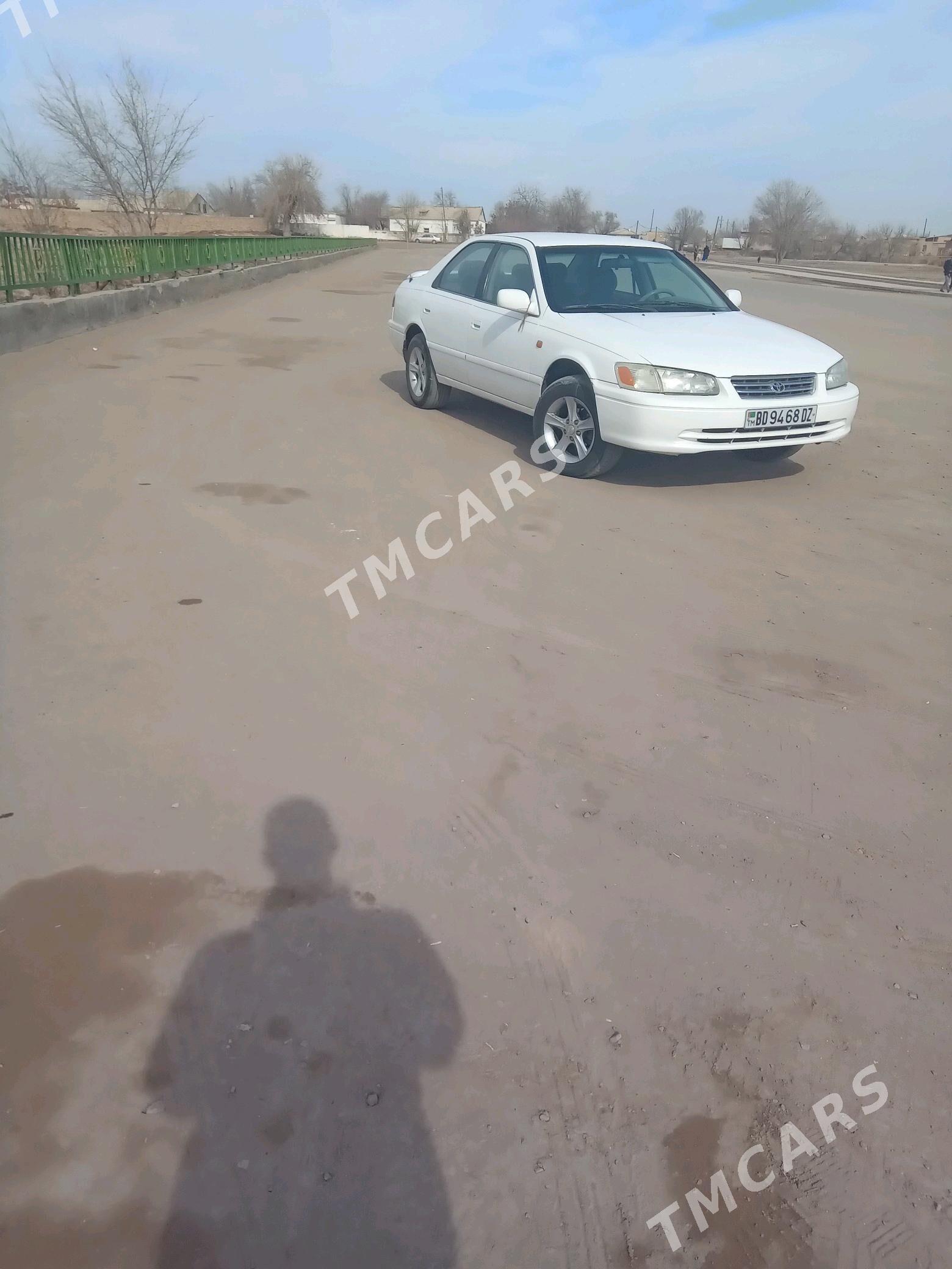 Toyota Camry 2000 - 110 000 TMT - Кёнеургенч - img 3