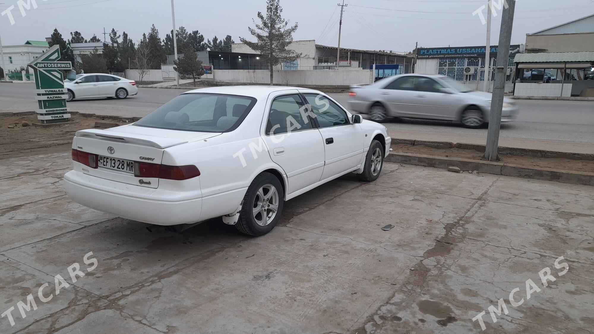 Toyota Camry 2000 - 112 000 TMT - Мары - img 3