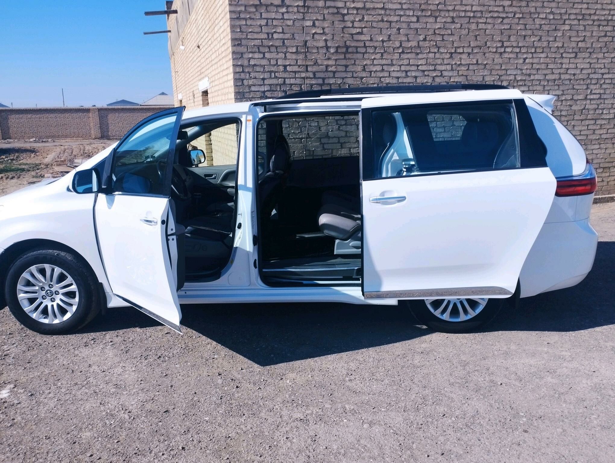 Toyota Sienna 2018 - 400 000 TMT - Байрамали - img 8