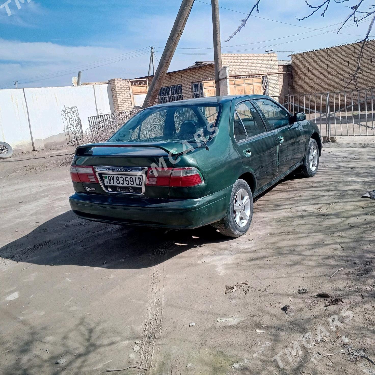 Nissan Sunny 1999 - 26 000 TMT - Халач - img 4