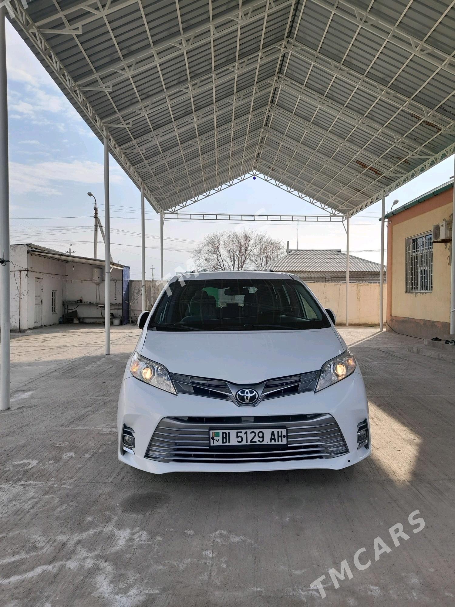 Toyota Sienna 2019 - 350 000 TMT - Gökdepe - img 5