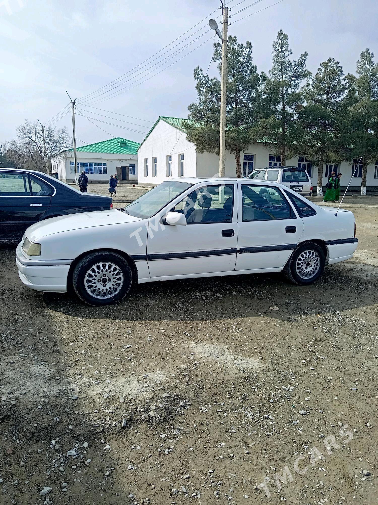 Opel Vectra 1992 - 28 000 TMT - Бахарден - img 2